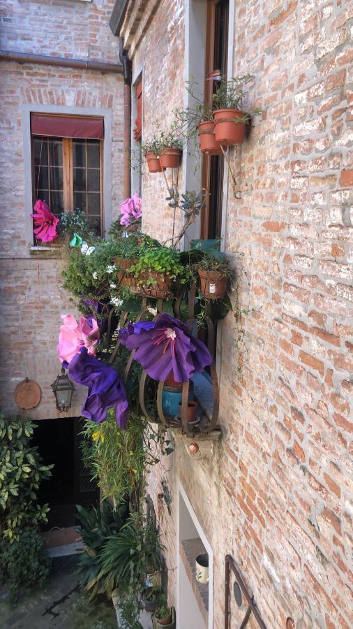 L'Ape Regina Apartman Ferrara Kültér fotó